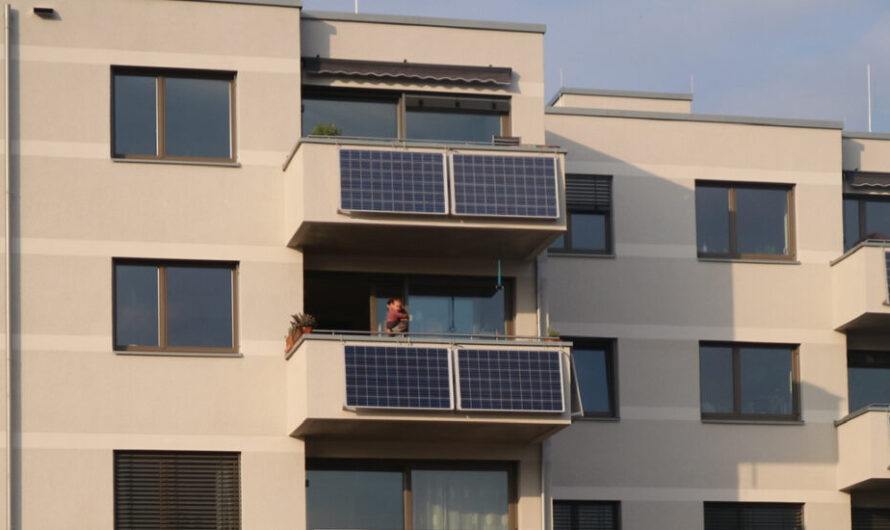 Pressemitteilung: AG Balkonkraftwerk begrüßt Verabschiedung des Solarpakets und fordert die schnelle Umsetzung des Rechts auf Steckersolar und einer förderlichen VDE Norm